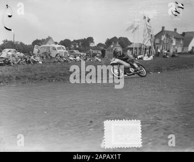 TT Assen 1953 Descrizione: Classe 350cc. Vincitore Enrico Lorenzetti (It.) Su Moto Guzzi Data: 28 Giugno 1953 Località: Axis Keywords: Motorsport Nome Persona: Lorenzetti, Enrico Institution Nome: Tt Foto Stock