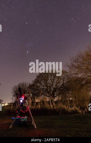 Paesaggi notturni che mostrano sfondi stary e paesaggi Foto Stock