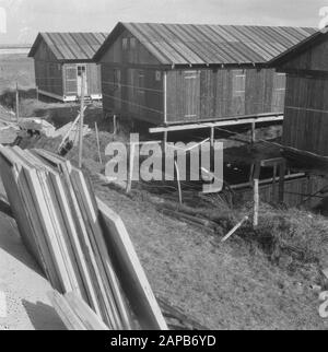 Walcheren: Restelling Nollegat in the seawall and other places in Walcheren Descrizione: Caserma su poli Data: 1945 luogo: Walcheren Parole Chiave: Recupero, ricostruzione Foto Stock