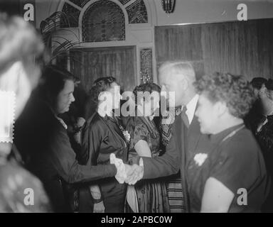 40 anni di vita Compagnia Olandese Housevrouwen (Amsterdam) (Sig.ra Driesen) Data: 21 Novembre 1953 Luogo: Amsterdam, Noord-Holland Parole Chiave: Julea Nome Dell'Istituto: Dutch Association Housewives Foto Stock