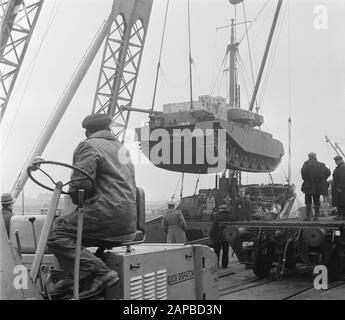 Arrivo 3 English Centurion-Tanks Rotterdam Data: 12 Gennaio 1953 Località: Rotterdam, Zuid-Holland Parole Chiave: Arrivo, Centurion-Tanks Foto Stock