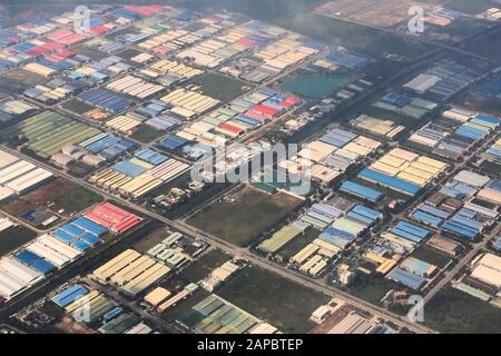 Zona industriale, magazzini. Vista aerea. Foto Stock