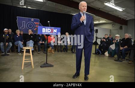 Mason City, Stati Uniti. 22nd Gen 2020. Candidato democratico alla presidenza per il 2020 l'ex vicepresidente Joe Biden fa commenti durante un evento della comunità a Mason City, Iowa, mercoledì 22 gennaio 2020. I candidati continuano a battersi davanti ai primi caucchi dello Iowa il 3 febbraio. Foto di Mike Theiler/UPI. Credito: Upi/Alamy Live News Foto Stock