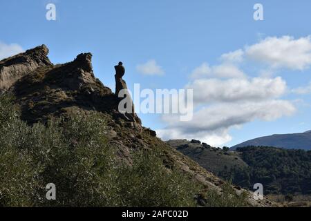 'El Fraile': Formazione naturale originata dall'erosione del vento che ha scolpito la roccia per dargli questa forma, icona di Beas de Granada Foto Stock