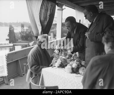 Amsterdam Droogdokme Tewaterlating Ville De Montreal Data: 25 Agosto 1954 Parole Chiave: Tewaterlatingen Nome Dell'Istituto: Droogdok Maatschappij Foto Stock