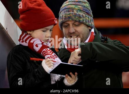 Gli appassionati della Nottingham Forest durante la partita Sky Bet Championship al City Ground, Nottingham. Foto Stock