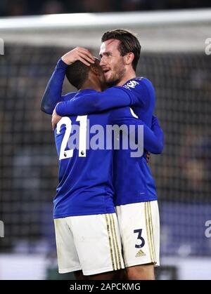 Ricardo Pereira (a sinistra) di Leicester City celebra il suo secondo gol con ben Chilwell durante la partita della Premier League al King Power Stadium di Leicester. Foto Stock