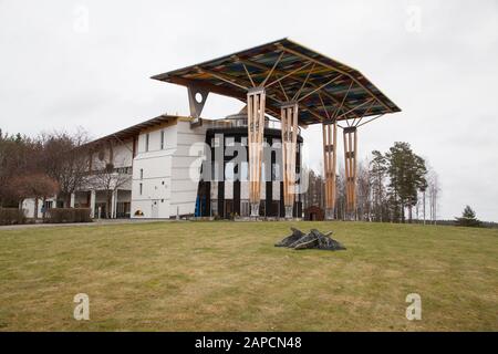 La casa del pasto in Grythyttan Närke.Part della Örebro University con istruzione in ristorante cibo e bevande.L'edificio è stato spostato dal Sevilla World´s fiera 1992, dove era svedese Pavillion.The biblioteca è uno dei più grandi in Scandinavia Foto Stock