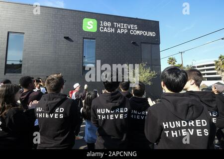 Los Angeles, California, Stati Uniti. 22nd Gen 2020. La nuova sede del 100 Thieves è stata svelata durante una cerimonia di apertura a Culver City, California, mercoledì 22 gennaio 2020. Credito: Ringo Chiu/Zuma Wire/Alamy Live News Foto Stock