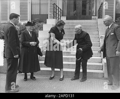 Visita antichi di giorni Soestdijk Data: 22 giugno 1955 Parole Chiave: Visite, anziani Nome dell'istituzione: Palace Soestdijk Foto Stock