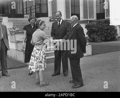Visita antichi di giorni Soestdijk Data: 22 giugno 1955 Parole Chiave: Visite, anziani Nome dell'istituzione: Palace Soestdijk Foto Stock