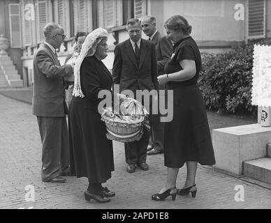 Visita antichi di giorni Soestdijk Data: 22 giugno 1955 Parole Chiave: Visite, anziani Nome dell'istituzione: Palace Soestdijk Foto Stock