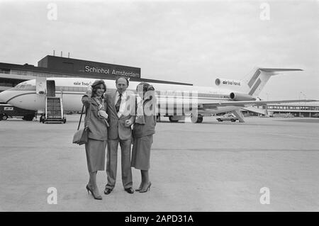 Air Holland utilizza il Boeing 727 a Schiphol; dr. John Block, headline Data: 2 aprile 1985 Località: Noord-Holland, Schiphol Parole Chiave: Assistenti di volo, aeroplani Nome personale: Air Holland, dr. John Block Foto Stock