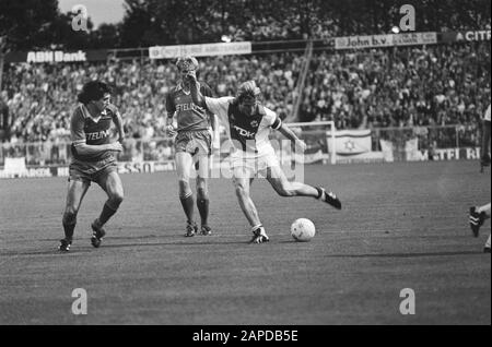 AJAX contro Sparta 1-1 con Lerby nel duello Data: 11 Settembre 1982 Località: Amsterdam, Noord-Holland Parole Chiave: Sport, calcio, partite Nome personale: Lerby, Sören Foto Stock
