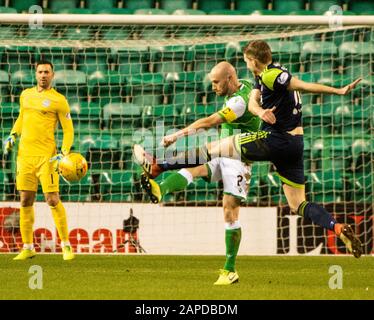 Edimburgo, Scozia, Regno Unito. 22nd gennaio 2020. Ladbrokes Scottish Premiereship - Hibernian / Hamilton Academcal. Easter Road Stadium, Edimburgo, Midlothian, Regno Unito. 22nd Gen 2020. Spettacoli in PIC: Il difensore degli Hibs, David Gray, libera il pericolo durante la prima metà, mentre gli Hibs giocano a Hamilton Acces allo Easter Road Stadium di Edimburgo. Merito: Ian Jacobs/Alamy Live News Foto Stock