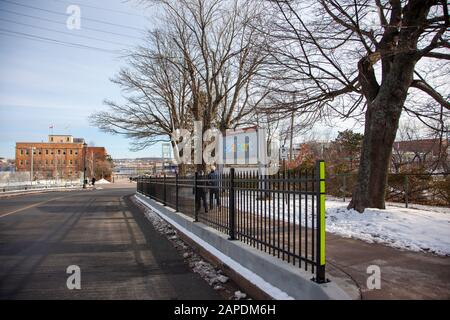 Halifax, Nova Scotia- segnale per Halifax Seaport Market che porta giù a Terminal Road e Port Authority Foto Stock