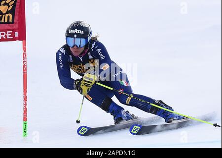 Sestriere, Italia. 19th Gen 2020. Sestriere, Italia, 19 Jan 2020, Marsaglia francesca (ita) durante LA Coppa del mondo DI SKY - parallelamente Giant Slalom Women - Ski - Credit: LM/Danilo Vigo Credit: Danilo Vigo/LPS/ZUMA Wire/Alamy Live News Foto Stock