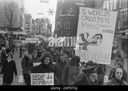 Dimostrazione Anti-Nixon A Groningen Data: 29 Dicembre 1972 Luogo: Groningen Foto Stock