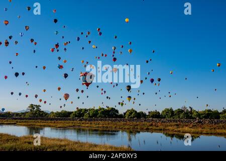 Vista mattutina del famoso evento Albuquerque International Balloon Fiesta al New Mexico Foto Stock