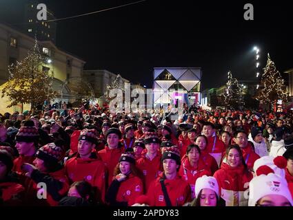 Losanna, Svizzera. 22nd Gen 2020. Gli atleti partecipano alla cerimonia di chiusura dei Giochi Olimpici invernali di Losanna 2020 a Losanna, Svizzera, 22 gennaio 2020. Credito: Zhang Chenlin/Xinhua/Alamy Live News Foto Stock