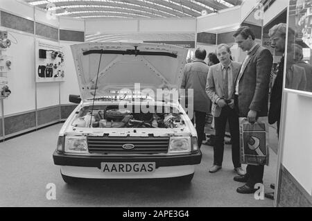 Fiera automobilistica della RAI; vettura passeggeri che può funzionare a gas naturale, secondo la società molto più pulita delle auto a benzina Data: 25 marzo 1985 Parole Chiave: GAS naturale, automobili, fiere Nome istituto: Rai Foto Stock