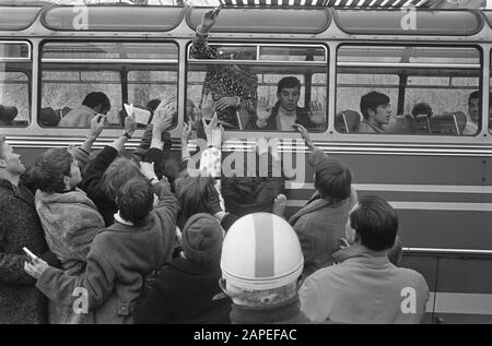 Benfica giocatori in bus Data: 11 Febbraio 1969 Parole Chiave: Sport, calciatori Foto Stock