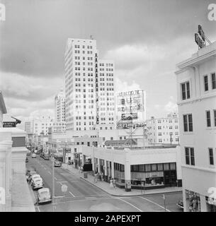 Reportage Miami Descrizione: Biscayne Boulevard a Miami Data: 1948 posizione: Miami, USA Parole Chiave: Stazioni degli autobus, città Foto Stock