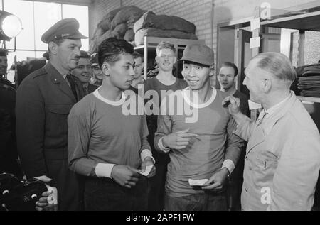 Blue Diamonds In Service Data: 4 Aprile 1962 Parole Chiave: Iscrizione Nome Istituto: Blue Diamonds Foto Stock