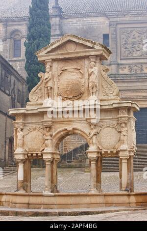 Baeza centro storico patrimonio mondiale Unesco. Santa Maria fontana. Spagna Foto Stock