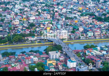 Vista della città di Manila Filippine dall'edificio di Makati Foto Stock