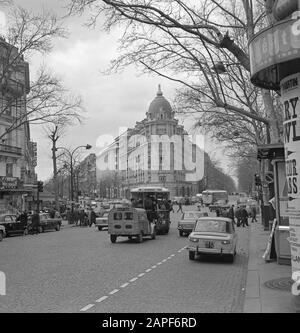 Pariser Bilder [la vita di strada di Parigi] Descrizione: Boulevard Hausmann Data: 1965 Località: Francia, Parigi Parole Chiave: Automobili, immagini di strada, traffico