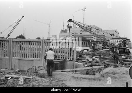 Muro di costruzione intorno alla centrale nucleare di Kalkar Data: 1 settembre 1977 Parole Chiave: Centrali nucleari Nome personale: Kalkar Foto Stock