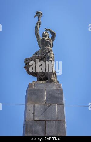 Monumento agli Eroi del leninista Komsomol su Grigore Vieru Boulevard a Chisinau, capitale della Repubblica di Moldavia Foto Stock