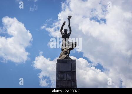 Monumento agli Eroi del leninista Komsomol su Grigore Vieru Boulevard a Chisinau, capitale della Repubblica di Moldavia Foto Stock