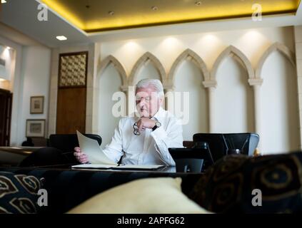 Gerusalemme, Israele. 23rd Gen 2020. Il Presidente federale Frank-Walter Steinmeier si sta preparando nella sua suite al King David Hotel per il suo discorso al 5th World Holocaust Forum 'Remembering the Holocaust: Fighting Anti-Semism' a Yad Vashem. Il Presidente federale Steinmeier e sua moglie saranno in Israele per due giorni in occasione della commemorazione della liberazione del campo di concentramento di Auschwitz 75 anni fa. Credito: Bernd Von Jutrczenka/Dpa/Alamy Live News Foto Stock