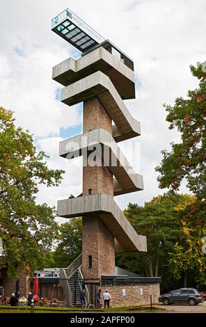 Vaals, Limburg, Paesi Bassi: Wilhelmina Observation Tower con Sky Walk al punto di tre paesi Germania Paesi Bassi Belgio Foto Stock