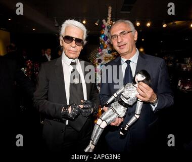 KARL LAGERFEL E PAOLO DE CESARE, GRANDI MAGAZZINI PRINTEMPS Foto Stock