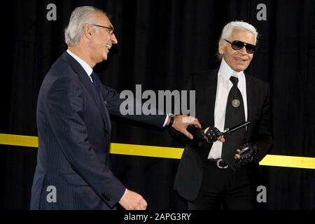 KARL LAGERFEL E PAOLO DE CESARE, GRANDI MAGAZZINI PRINTEMPS Foto Stock