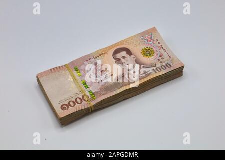 Bangkok/THAILAND - 23th Jan, 2020 : Stacks New Thailand money bank note valore 1000 baht. Foto Stock