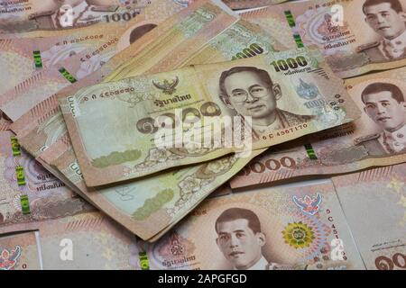 Bangkok/THAILAND - 23th Jan, 2020 : Stacks New Thailand money bank note valore 1000 baht. Foto Stock