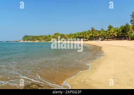 Vista sulla spiaggia di Om a Gokarna. India Foto Stock