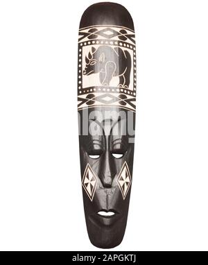 Maschera africana in legno primo piano isolata su sfondo bianco Foto Stock