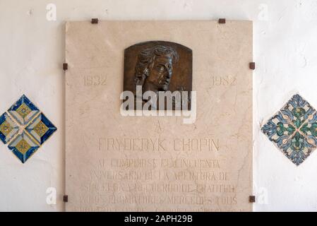 Mallorca, Spagna - 7 maggio 2019: SMERIY Board del pianista Fryderyk Chopin. Chopin e George Sand vivevano a Valldemossa durante l'inverno del 1838-1839. M Foto Stock