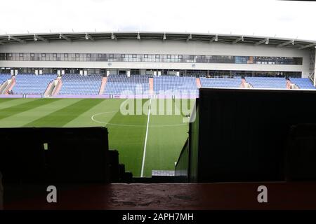 Oldham Athletic FC / Cheltenham Town FC at Boundary Park (Sky Bet League Two - 5 ottobre 2019) - Boundary Park Picture by Antony Thompson - Thousand Word Media, NO SALES, NO SYNDICATION. Contatti per maggiori informazioni MOB: 07775556610 web: www.thousandwordmedia.com email: antony@thousandwordmedia.com il copyright fotografico (© 2019) è mantenuto esclusivamente dal creatore di opere in ogni momento e le vendite, la syndication o l'offerta del lavoro per la pubblicazione futura a una terza parte senza la conoscenza o l'accordo del fotografo è in violazione del Copyright Designs and Patents Act 1988, (Parte 1, Foto Stock