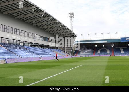 Oldham Athletic FC / Cheltenham Town FC at Boundary Park (Sky Bet League Two - 5 ottobre 2019) - Boundary Park Picture by Antony Thompson - Thousand Word Media, NO SALES, NO SYNDICATION. Contatti per maggiori informazioni MOB: 07775556610 web: www.thousandwordmedia.com email: antony@thousandwordmedia.com il copyright fotografico (© 2019) è mantenuto esclusivamente dal creatore di opere in ogni momento e le vendite, la syndication o l'offerta del lavoro per la pubblicazione futura a una terza parte senza la conoscenza o l'accordo del fotografo è in violazione del Copyright Designs and Patents Act 1988, (Parte 1, Foto Stock