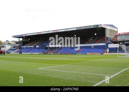 Oldham Athletic FC / Cheltenham Town FC at Boundary Park (Sky Bet League Two - 5 ottobre 2019) - Boundary Park Picture by Antony Thompson - Thousand Word Media, NO SALES, NO SYNDICATION. Contatti per maggiori informazioni MOB: 07775556610 web: www.thousandwordmedia.com email: antony@thousandwordmedia.com il copyright fotografico (© 2019) è mantenuto esclusivamente dal creatore di opere in ogni momento e le vendite, la syndication o l'offerta del lavoro per la pubblicazione futura a una terza parte senza la conoscenza o l'accordo del fotografo è in violazione del Copyright Designs and Patents Act 1988, (Parte 1, Foto Stock