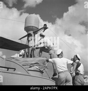Viaggio in Suriname e Antille Olandesi Descrizione: L'equipaggio della barca di pattuglia su Aruba Data: 1947 Località: Aruba Parole Chiave: Navi Foto Stock