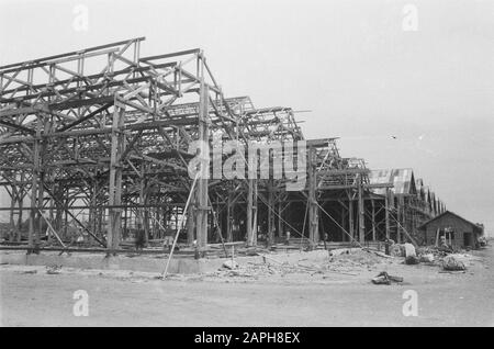 Costruzione Di Caserme Kondor Descrizione: Cantiere Data: 1946 Luogo: Indonesia, Indie Orientali Olandesi Foto Stock