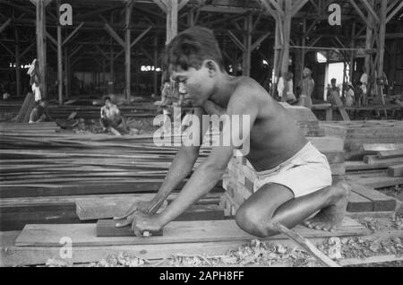 Costruzione Di Caserme Kondor Descrizione: Cantiere Data: 1946 Luogo: Indonesia, Indie Orientali Olandesi Foto Stock