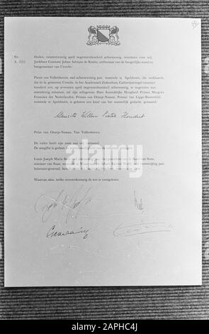 Dichiarazione di nascita principe Maurits da parte del signor. Pieter van Vollenhoven Descrizione: Il certificato di nascita Data: 22 aprile 1968 Località: Utrecht (città) Parole Chiave: Documenti, nascite, principi Foto Stock